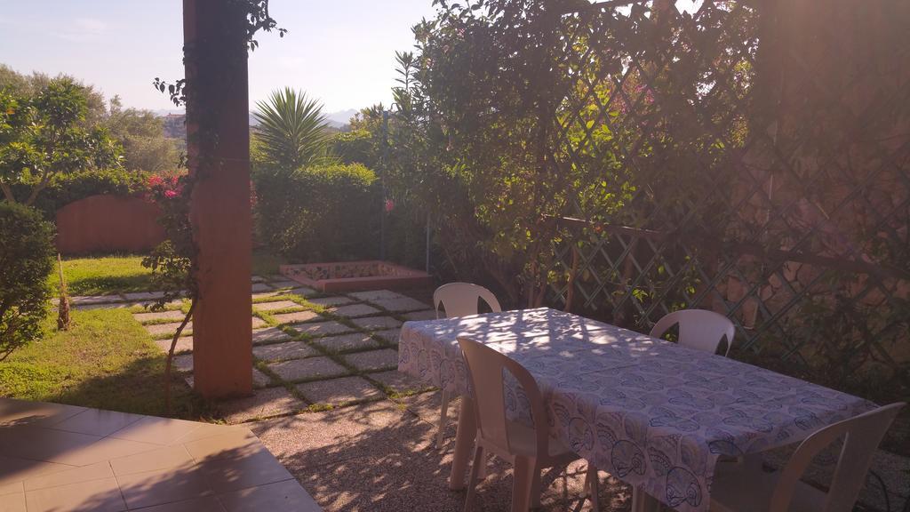 Residence Appartamenti Caffarena Arbatax Ruang foto