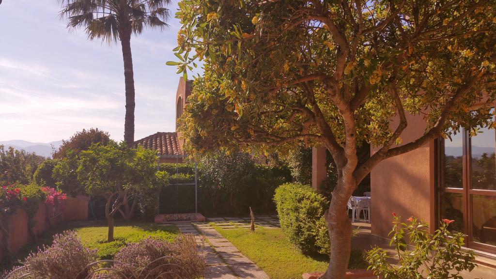 Residence Appartamenti Caffarena Arbatax Bagian luar foto