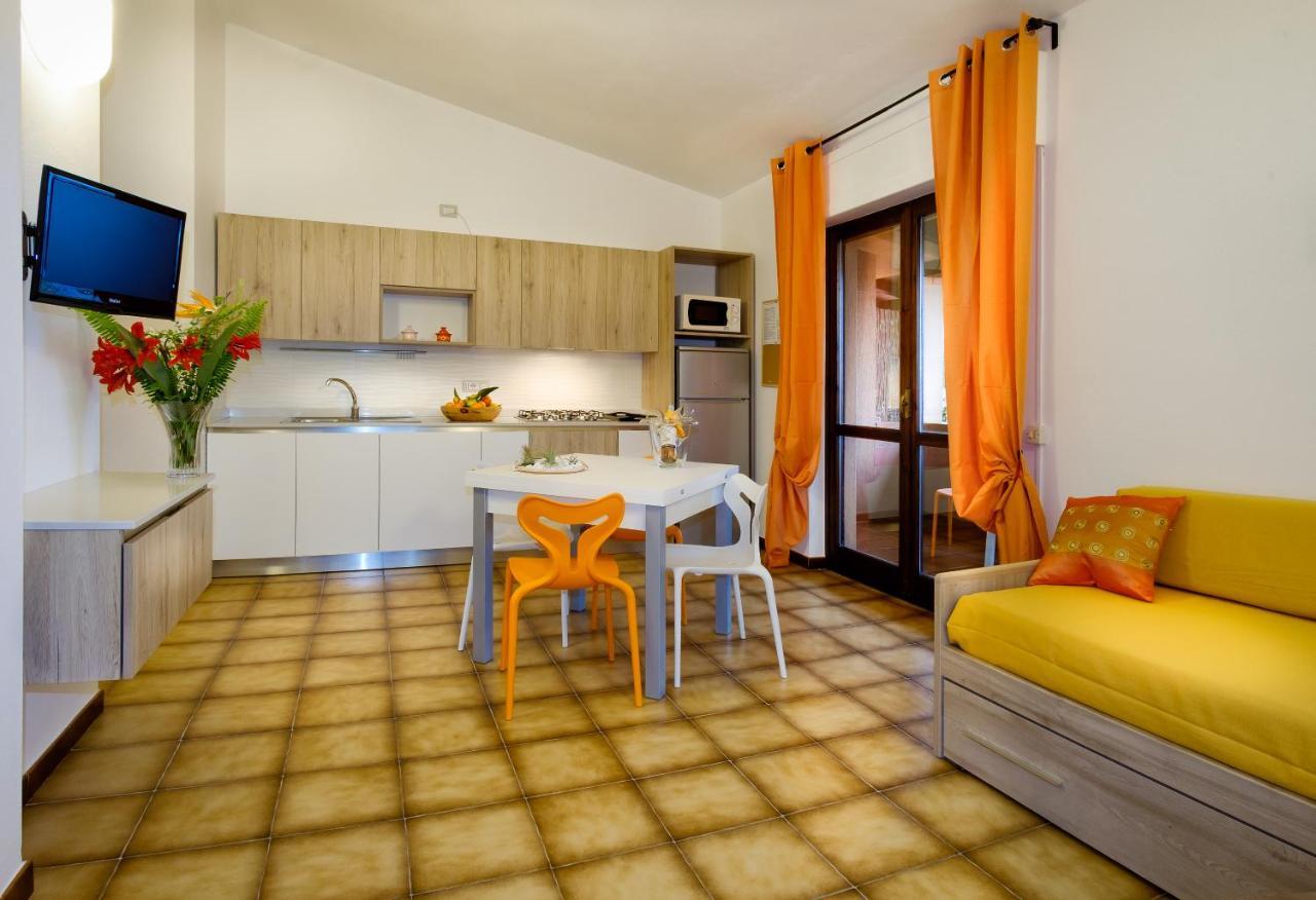 Residence Appartamenti Caffarena Arbatax Bagian luar foto