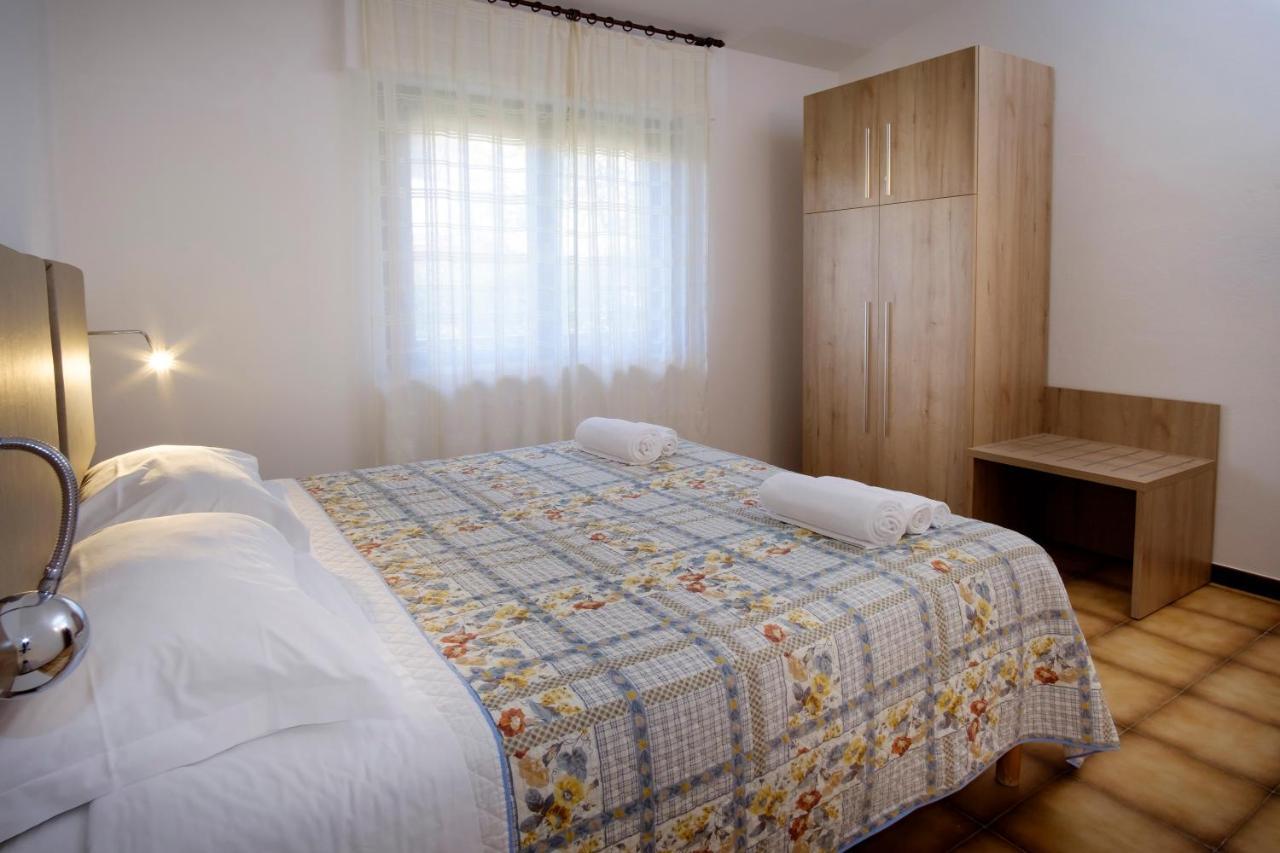 Residence Appartamenti Caffarena Arbatax Bagian luar foto